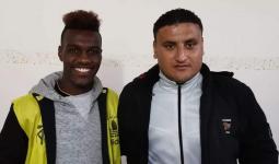 اللاعب ماجد بريك على اليسار