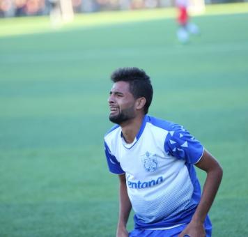 حسرة لاعب شباب رفح وليد أبو دان بالتعادل