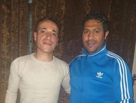 النمنم على اليسار