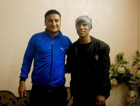 العزازي يمينًا